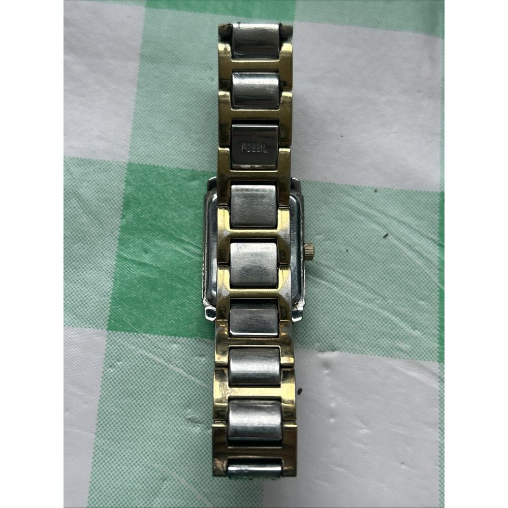 Fossil Two Tone Women’s Quartz Watch (Does Not Work) - Picture 4 of 7
